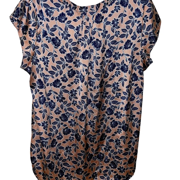 Liz Claiborne Women's Pink WIth Blue Flowers Short Sleeve Blouse Size Large - Picture 2 of 3